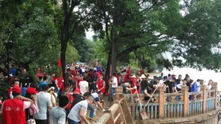 三明遭受了暴雨洪涝灾害 上千名志愿者齐心协力“清洁家园”
