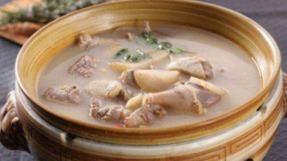 秋季养生汤煲汤食谱及功效 老鸭汤味美香浓养胃又补脾