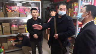 青州镇多部门携手联合 严格整治非法经营烟花爆竹
