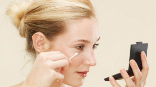 卸眼妆的正确方法 这4个错误卸妆法会伤害眼睛